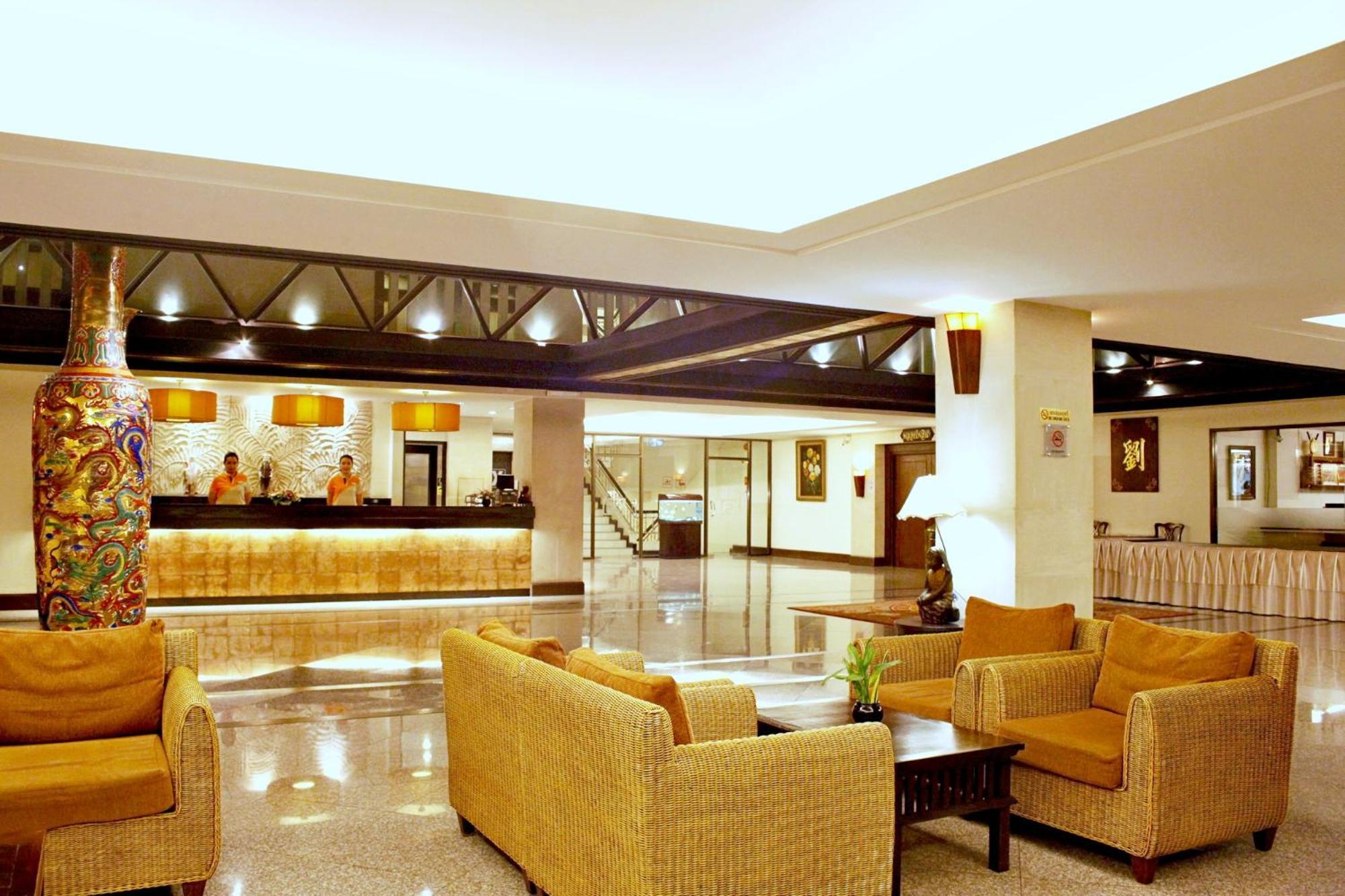 Royal Panerai Hotel Chiangmai Chiang Mai Exterior photo